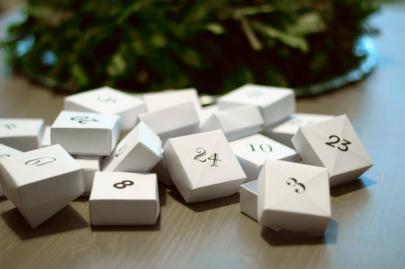 adventkalender aus papierschachteln