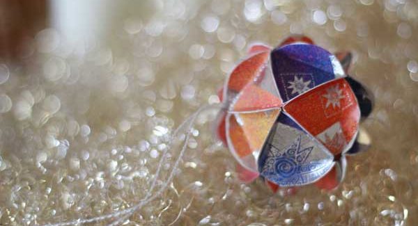 Kugel aus Weihnachtskarten